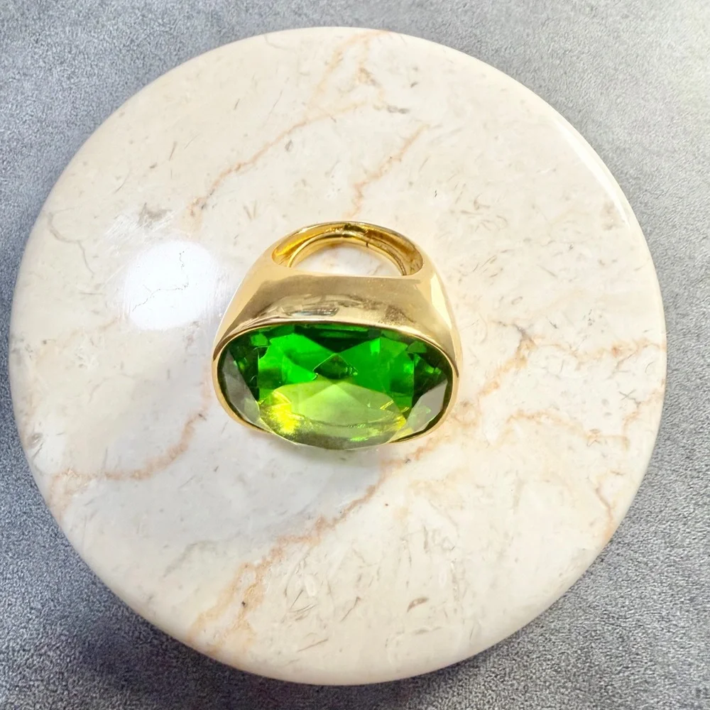 Kenneth Jay Lane Chunky Large Square Green Crystal Gold Tone Statement Ring SZ 6